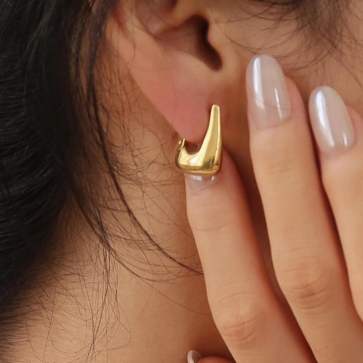 Brinly Gold 18K gold non-tarnish geometric hoop earring