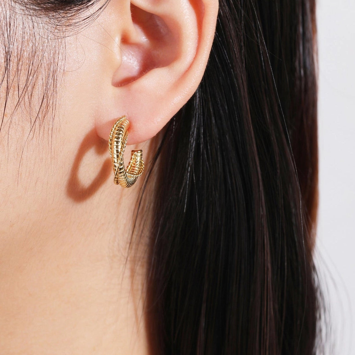 Kourt'ne Chunky Gold Hoop Earrings